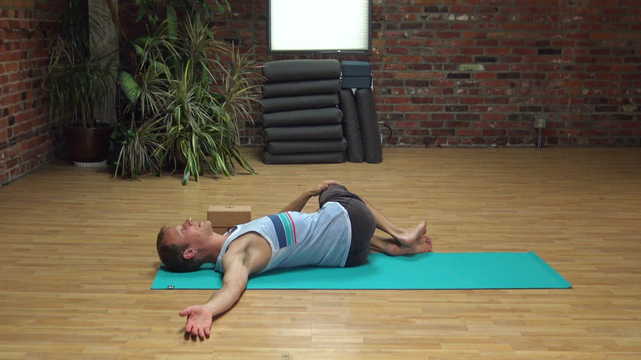 Marichyasana II: Full Pose